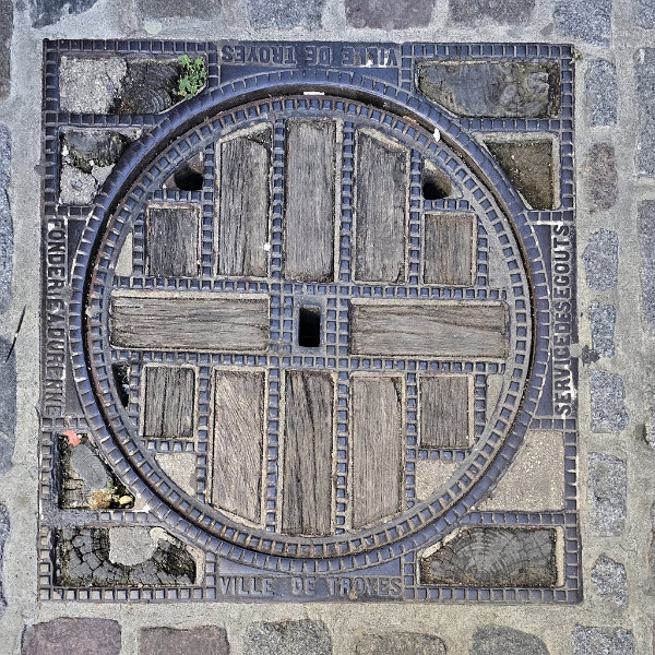 Troyes,  Départements Aube, Frankreich (FR) - Dank an Kai!